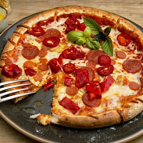 Unsplash.PizzaPepperoni2